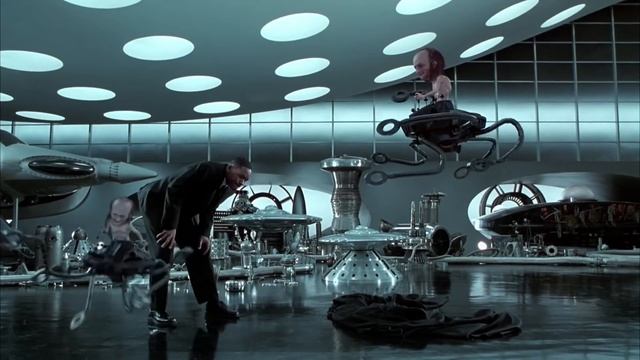Infiltrating MiB Headquarters | Men In Black II | Voyage смотреть онлайн