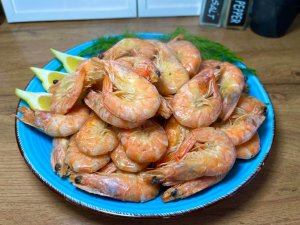 Как правильно сварить замороженные неочищенные вареные креветки | креветки | рецепты просто