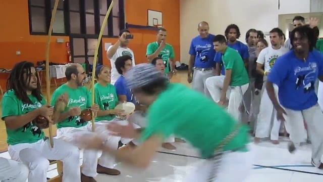 I° Batizado de Capoeira Cordão de Ouro Bologna смотреть онлайн