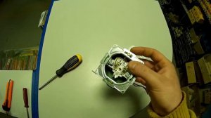 Как подключить розетку? Как установить в подрозетник?