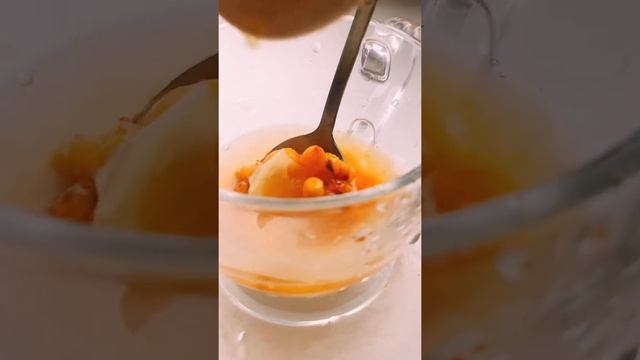 Облепиховый чай, с имбирём и лимоном. Эстетическое видео смотреть онлайн