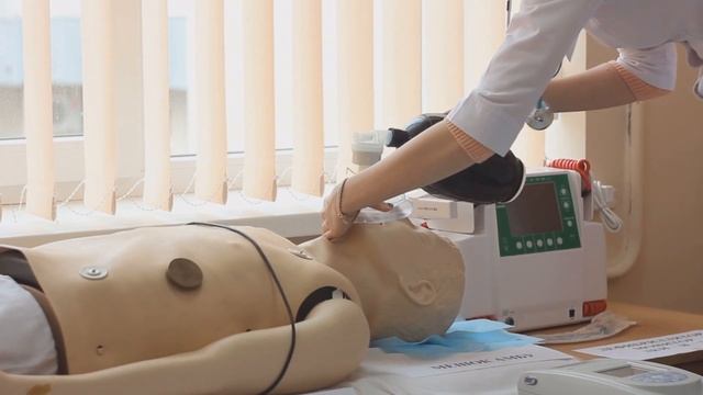 При СЕРДЕЧНОМ ПРИСТУПЕ нужно сделать дыхательную процедуру. Необходимо знать всем сердечникам. смотреть онлайн