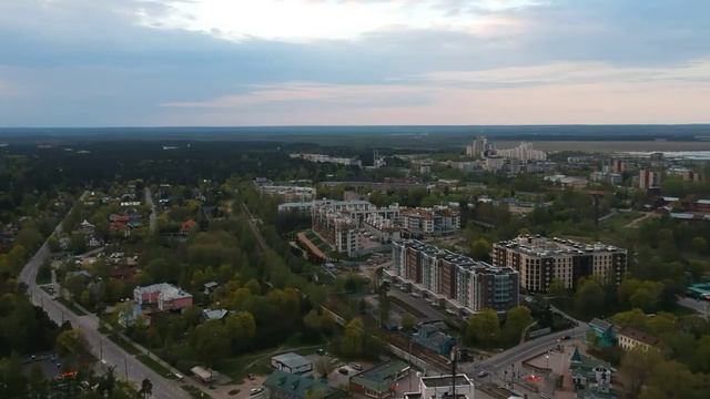 Flight over the city of Sestroretsk. Beauty aerial view. Сестрорецк. смотреть онлайн