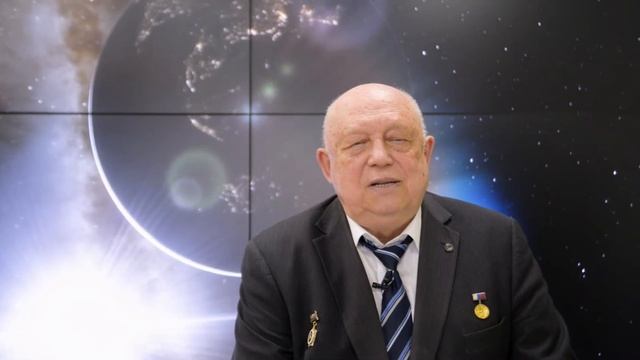 Развитие технологии солнечных батарей для космических аппаратов — Олег Пчеляков смотреть онлайн