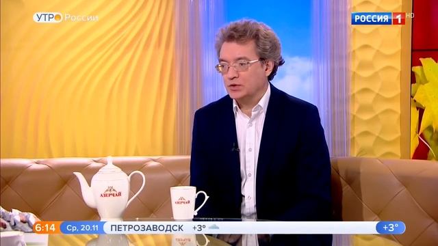 На Новом Арбате д.11 под видом медицинских услуг навязывают кредиты.
