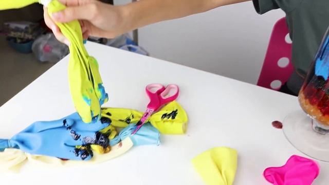 Don't Choose the Wrong Glove Slime Challenge!!! смотреть онлайн