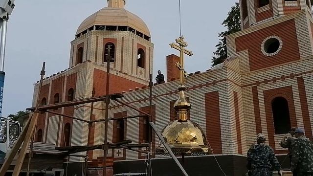 Установка креста на Петропавловскую церковь в селе Юледур смотреть онлайн