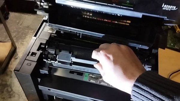 Canon mf 3010 как достать картридж / Canon mf 3010 how to get a cartridge