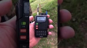 Связь через частоты сатком во дворе города Москвы