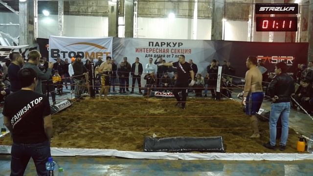 ТОЛСТЫЙ ТАНЦОР в боях без правил !!!! Крутой толстяк !!! смотреть онлайн