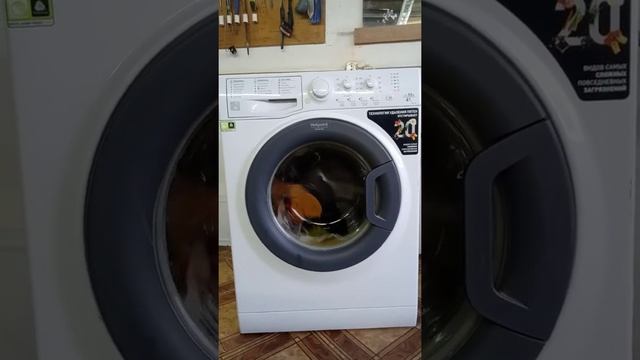 Стиральная машина Hotpoint Ariston VMSL 5081