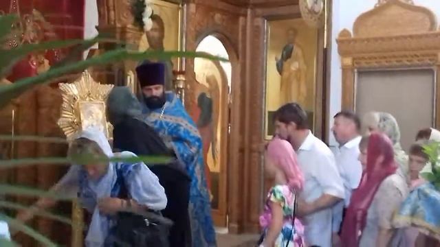 Праздник Почаевской иконы Божьей Матери. Целование иконы Почаевской смотреть онлайн