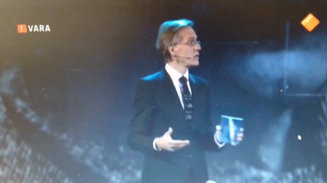 Robbert Dijkgraaf over Albert Einstein deel 1 t/m 3 смотреть онлайн