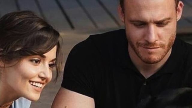 The same Christmas tree was captured in the photo of Hande and Kerem смотреть онлайн