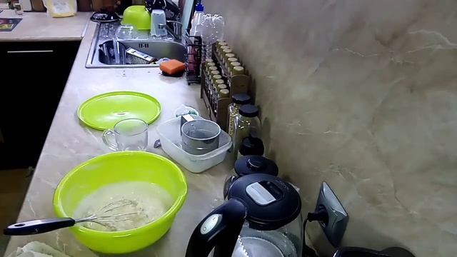 Идёт масленичная неделя и я не отстаю))Дрозжевые блины на кефире))Блины очень удачные, рекомендую! смотреть онлайн