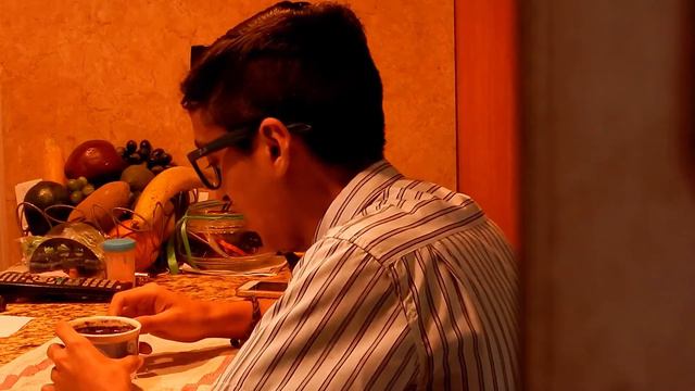 CAFÉ - CUARENTIME FILM. - RICKY MORENO смотреть онлайн