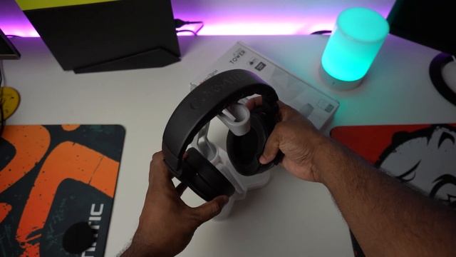 Fantech AC3001 Tower Headset Stand Review смотреть онлайн