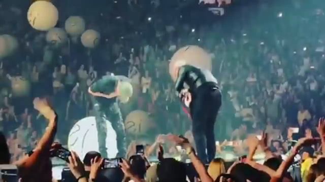 Enrique Iglesias and Pitbull 100% Miami Boys смотреть онлайн