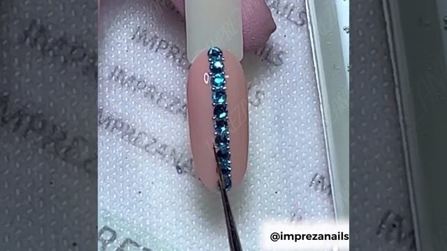 Как закрепить стразы на гель-лаке ?? НЕЖНЫЙ МАНИКЮР НА НОГТЯХ ? СТРАЗЫ И БУЛЬОНКИ ? Идеи маникюра ✅ смотреть онлайн
