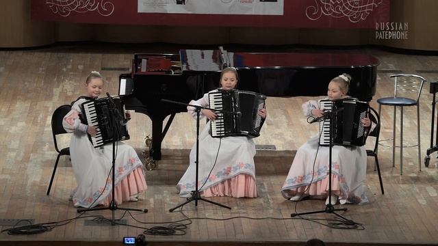RACHMANINOFF Polka italienne - Family trio "Accord" / РАХМАНИНОВ Итальянская полька - трио «Аккорд» смотреть онлайн