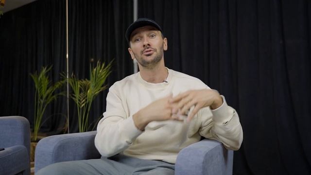 Which Dating App Is Best In 2024? (RIP Tinder?) смотреть онлайн