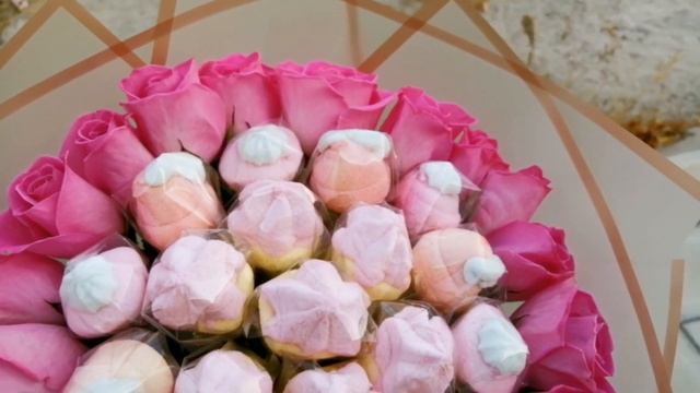 Сладкий Букет с розами Ягодка смотреть онлайн