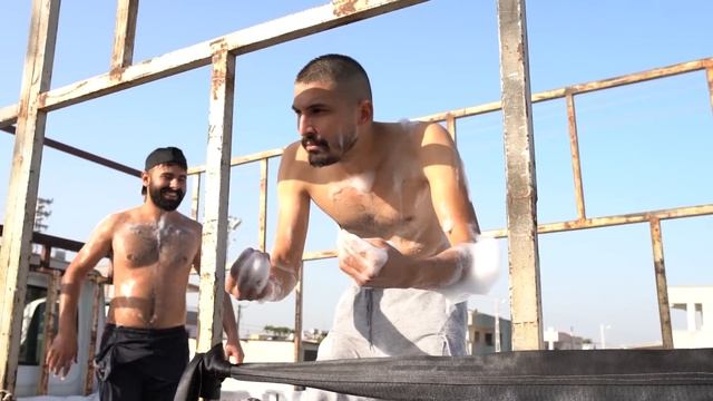 SU ALTINDA YEMEK YEME YARIŞMASI | KAYBEDEN KAMYONDAN UÇAR