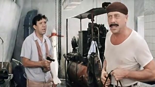 У вас ус отклеился ! смотреть онлайн