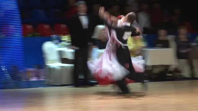 Filippov Andrey - Kuligina Evgenia, Quickstep / Огни Москвы смотреть онлайн