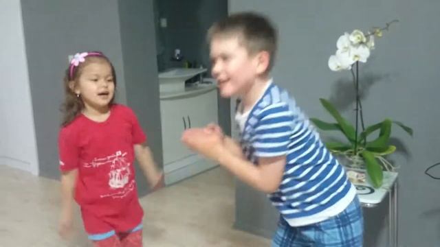 Детский танец "Маленькие звезды" /dance "little stars" ✨ смотреть онлайн