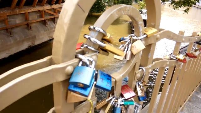 Прогулка по Карловому мосту, Прага смотреть онлайн