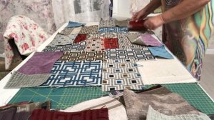 Коврик велюровый с квадратами и прямоугольниками из образцов мебельной ткани