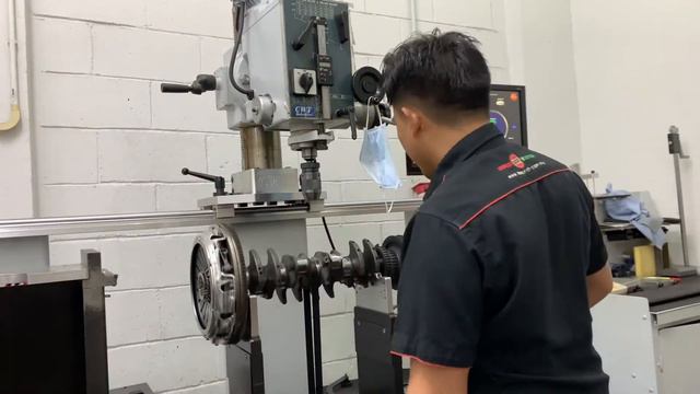 Dynamic Crankshaft balancing of Mitsubishi 4G63 full set up 1/3 смотреть онлайн