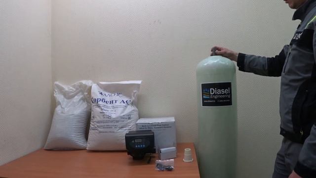 Обзор обезжелезивателя воды DFIR 1054 с клапаном управления Runxin смотреть онлайн