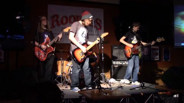 Lounge Act by Nirvana performed by Vista School of Rock смотреть онлайн