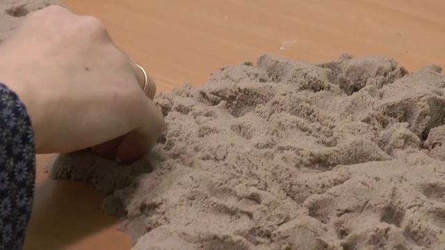"Кинетический песок дома (игры и упражнения в домашних условиях)" смотреть онлайн