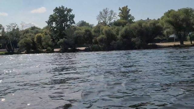 На моторной лодке по Воронежскому водохранилищу. смотреть онлайн