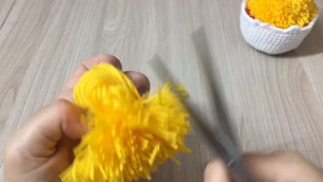 ЦЫПЛЯТА ИЗ ПРЯЖИИЗ ПОМПОНОВChicken from pom poms