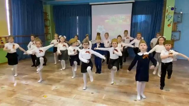 МДОБУ детский сад 120, хор, песня" Вечный огонь" смотреть онлайн