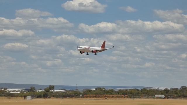 Batik Air (PK-LAW) A320 Windy Arrival on RWY 03 смотреть онлайн