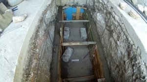 СМОТРОВАЯ ЯМА В ГАРАЖЕ СВОИМИ РУКАМИ ЗАЛИВКА БЕТОНА
