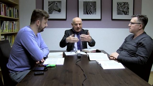 03/1/2016 — "Сердце человека — единственная дверь, через которую зло может войти в мир." смотреть онлайн