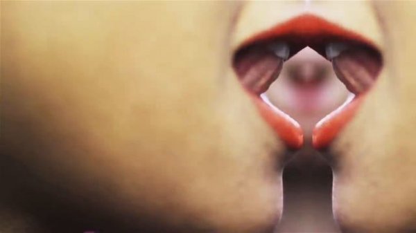 icona_pop_i_love_it_feat_charli_xcx