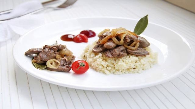 КАК ПРИГОТОВИТЬ СЕРДЕЧКИ С ЛУКОМ? Жаренные куриные сердечки на сковороде с луком и специями смотреть онлайн