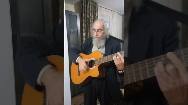 Игорь Сазонов поёт песню "У леса на опушке" ( 20180105 213457 ) смотреть онлайн