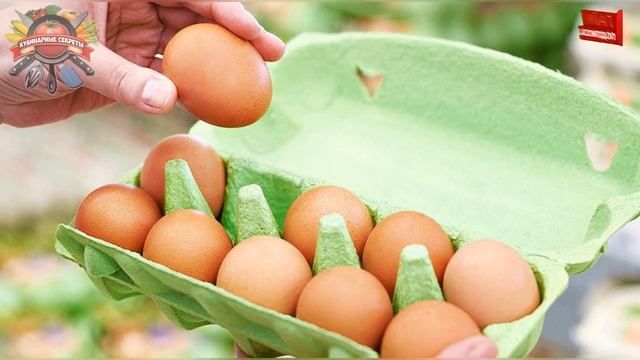 Как правильно разбивать яйцо (точно не о край посуды)! смотреть онлайн
