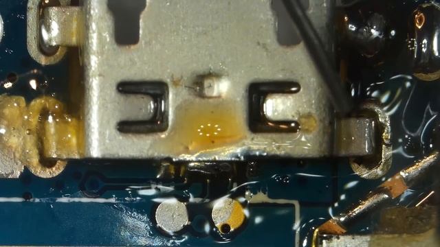 Смартфон Tele2 Maxi Plus - не заряжается. смотреть онлайн