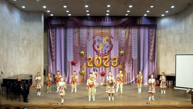 "Катюша". Образцовый ансамбль "Русские бубенцы"