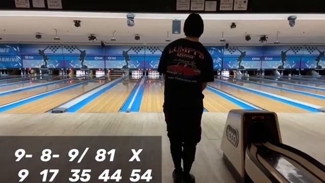 220 Average Bowler Drills and Bowls a Game With a 6lb Ball смотреть онлайн