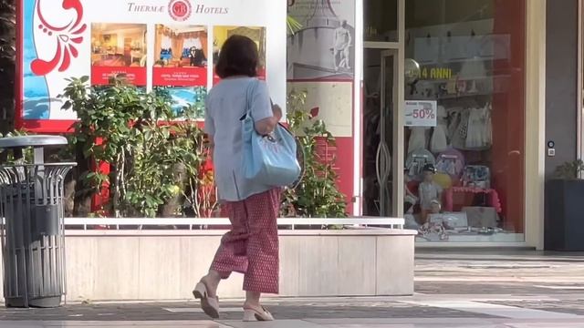 Как красиво одеваться в элегантном возрасте / мода 50+, 60+ смотреть онлайн